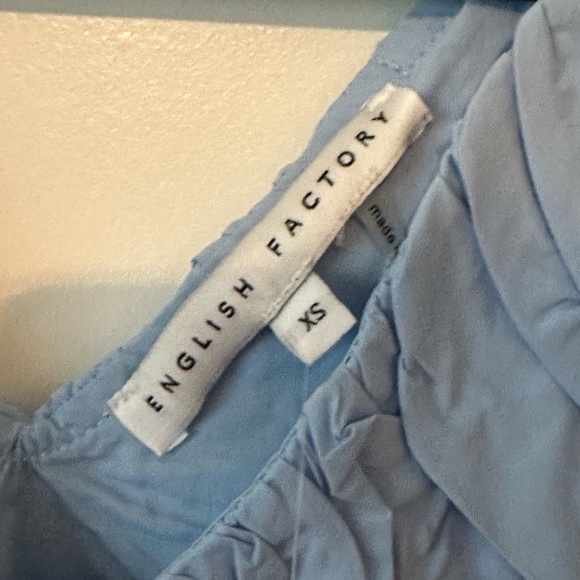 English Factory ruffled v- neck, size XS - Picture 2 of 4